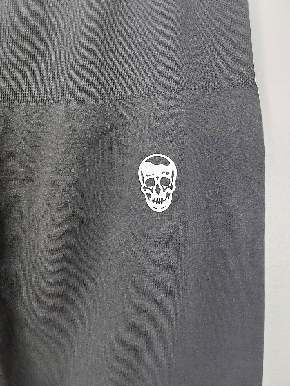 Gymreapers Skull Logo Infinity Athletic Leggings In Flat Gray - Picture 4 of 7
